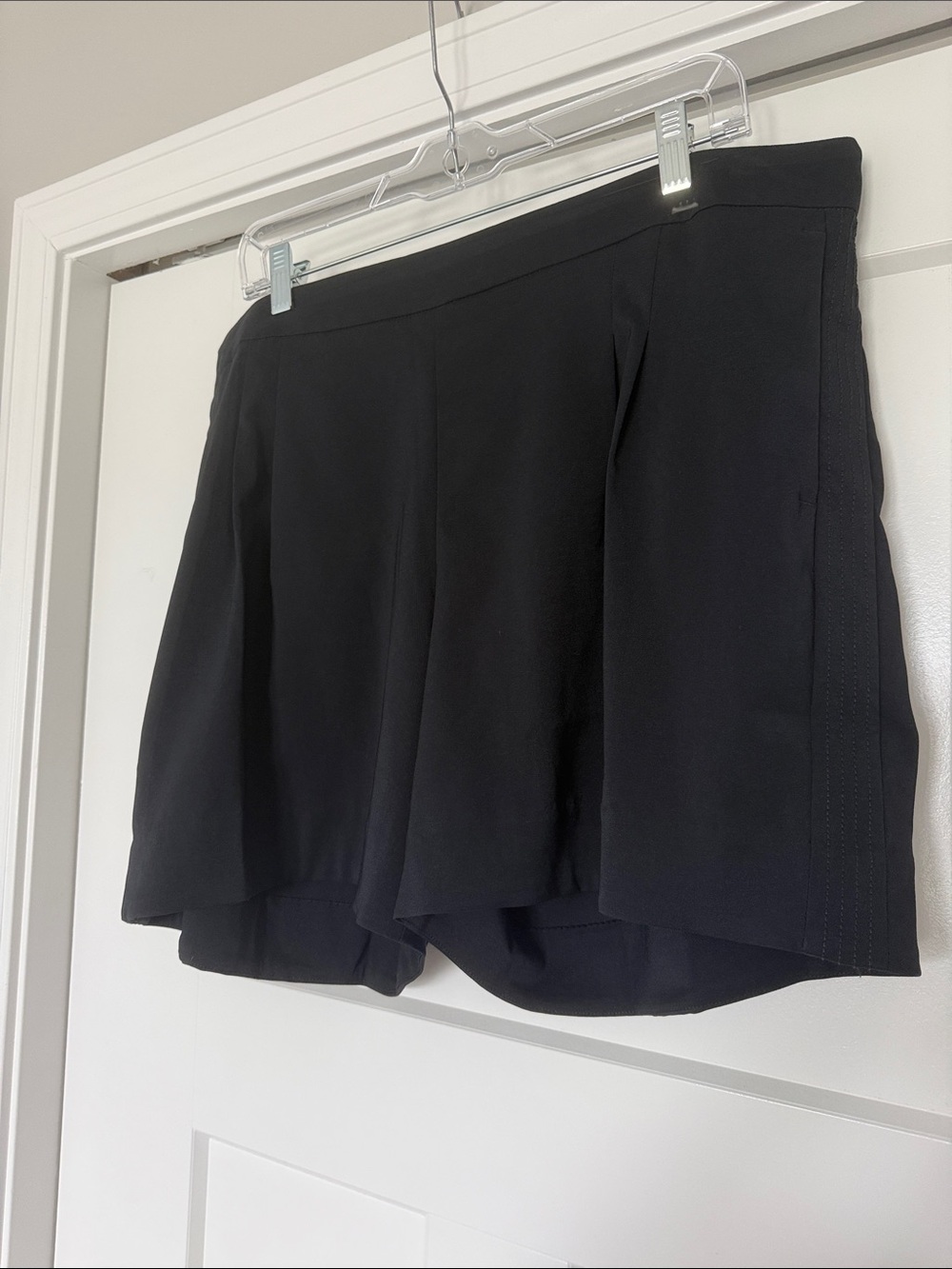 Nike Pleated Golf Shorts in Black 5”